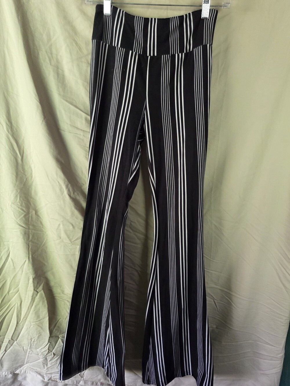 Women's Black & White Flared Leggings